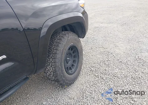 2023 Toyota Tacoma Limited z USA, uszkodzony, nr VIN 3TMGZ5AN9PM538523